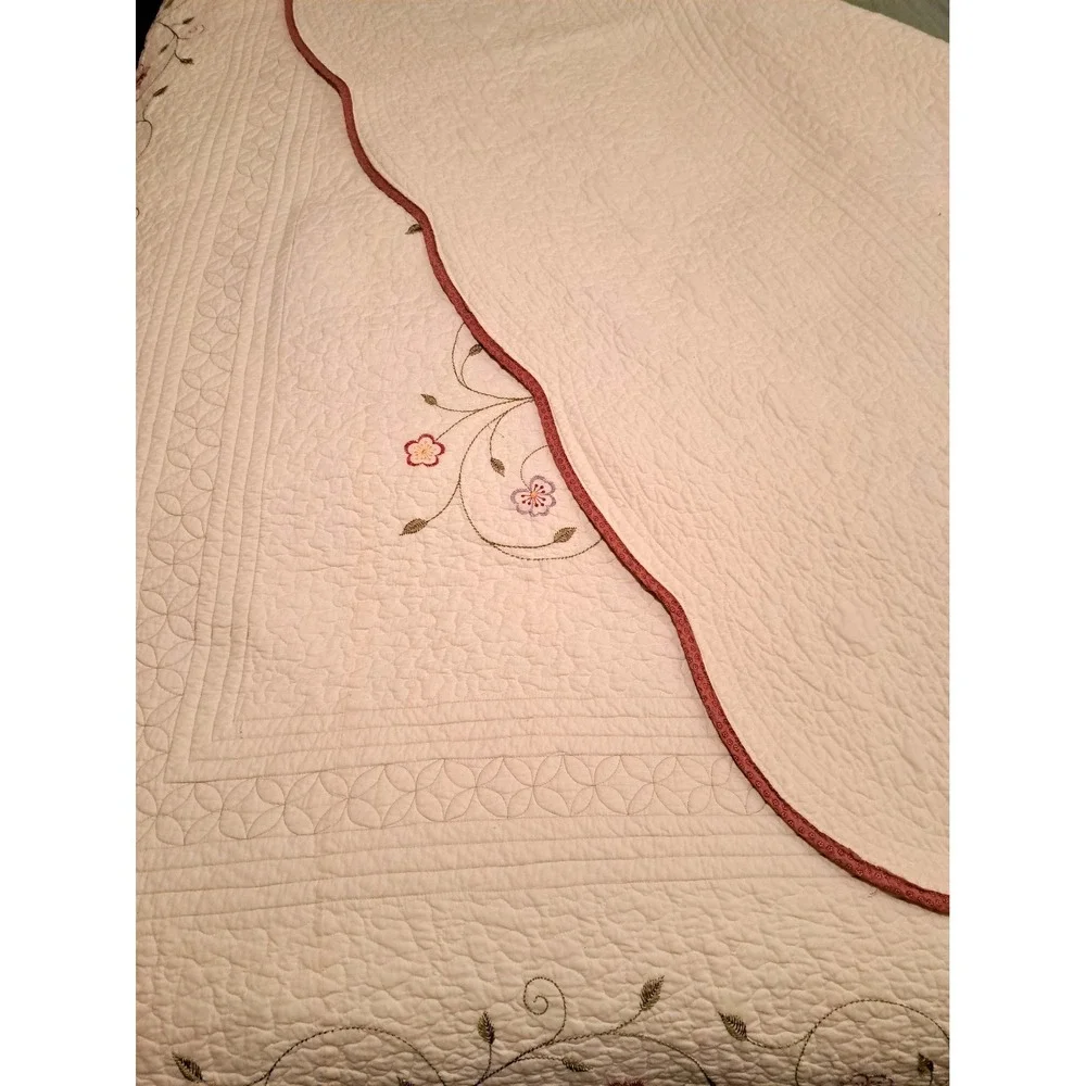Home Classics Queen Quilt Ivory Cotton Floral Embroidered Scalloped Bedspread